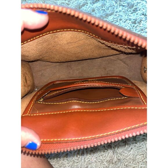 Vintage Dooney & Bourke Red & Brown "All Weather Leather" Shoulder Bag - Picture 7 of 11